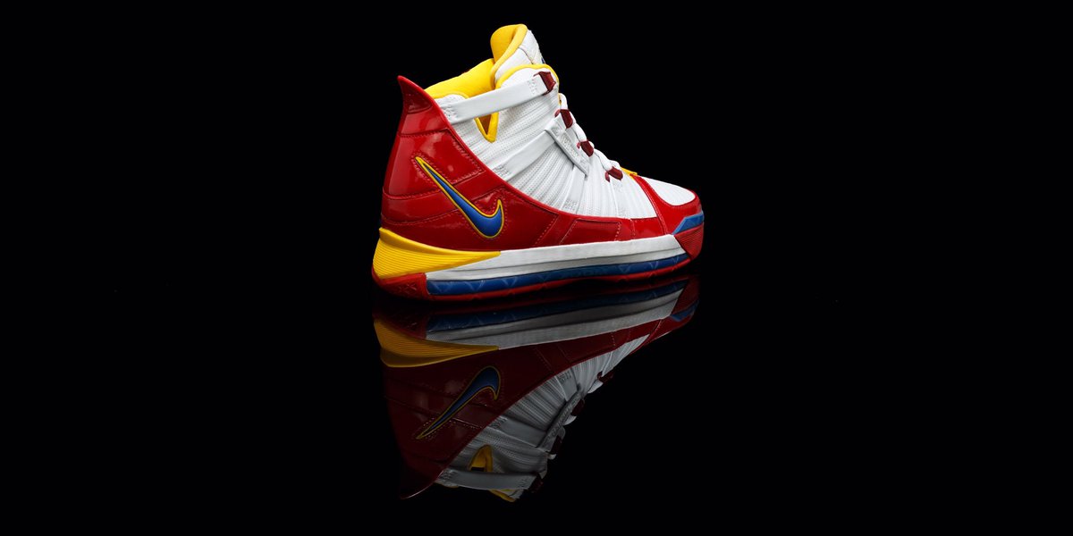 nike zoom lebron 3 superman