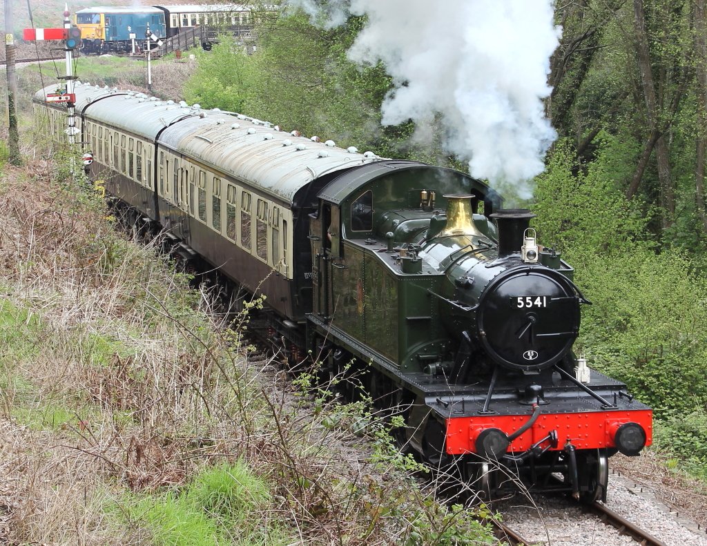 DeanForRailway's tweet photo. Mixed traction this Sat/Sun - Steam/Diesel and Railcar action https://t.co/u3G2DN3lmH passenger &amp; freight https://t.co/p99ycC9Dgz