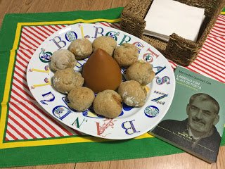 bolbonobandullo's tweet photo. De tres poemas gastronómicos do poeta chairego chegamos a este BOLO BOLEIRO DE MANUEL MARÍA https://t.co/07gQQtRJOW https://t.co/QG4wURaQAX
