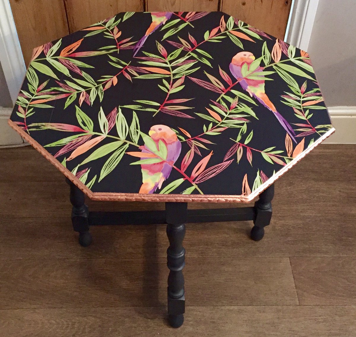 BluebellsVintag's tweet photo. Good evening #upcycledhour this weeks upcycle, quite appropriate for #colourtalk Tuesday. plus a little copper leaf😊 https://t.co/oraX4Boj8J