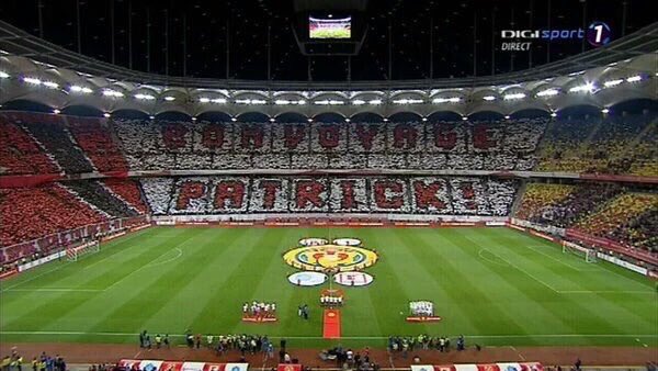 footmercato's tweet photo. Le sublime hommage des fans du Dinamo Bucarest à Patrick Ekeng... #RIP https://t.co/KC66j6elxA
