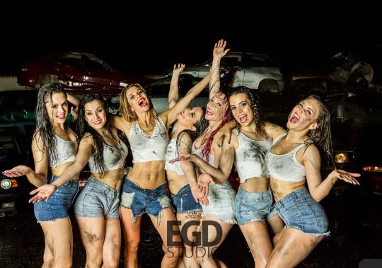 Nataliafanclub_'s tweet photo. @NataliaOficial_  &amp; Natalia's crew
Impecable cuerpo de baile. #NoFuiUnaMás https://t.co/Xx0nniiq0k https://t.co/nOHTM3mY5u