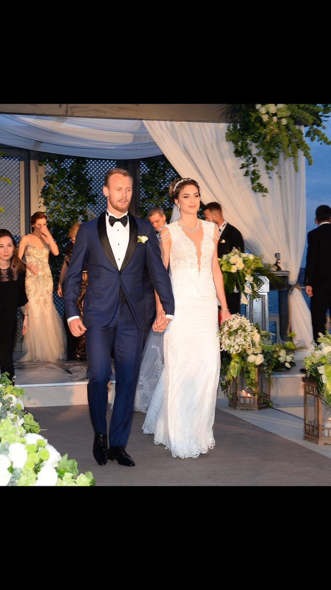 Milli sporcumuz Yasemen Saylar, Semih Kaya ile dünya evine girdi. BGD ailesi olarak genç çifte mutluluk dileriz.