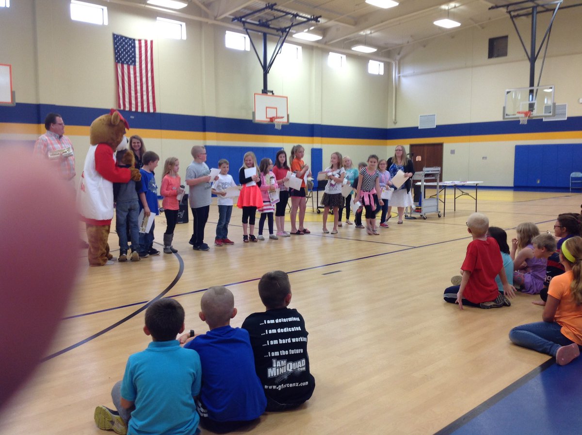 mageethird's tweet image. Third grade awards! #mwespride @KeeversCrew @MissPsGrade3 @NixonMWES