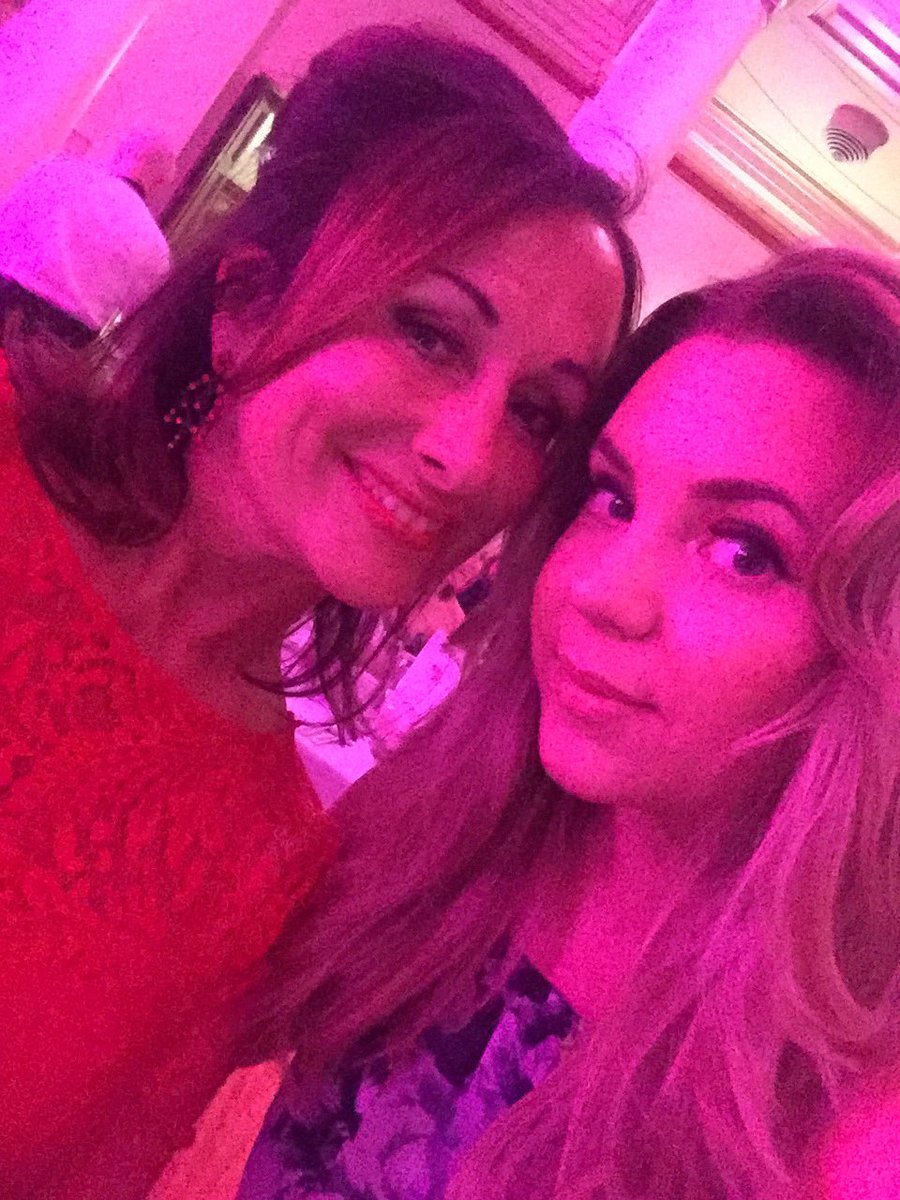 TezzaTalula's tweet photo. #idoawards16 https://t.co/ATj6eC5CX9