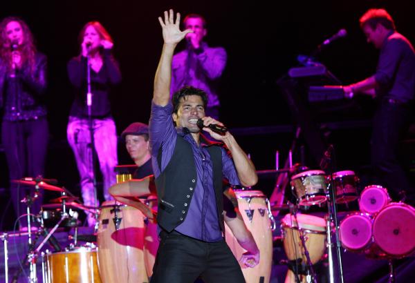 HilandoFinoTV's tweet photo. Está en el aire en nuestro canal https://t.co/1yfLENn4bv el concierto de @CHAYANNEMUSIC en @vinadelmar https://t.co/z2WOrmQuFt