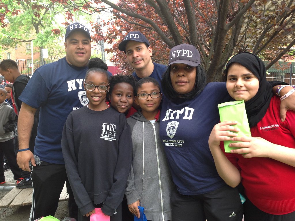 NYPD32Pct's tweet photo. Team Work equals DreamWork! Students at #tmals Harlem had a great day competing for #TeamUpTuesday @NYCSchools #DOE https://t.co/MlqeTZGU7B