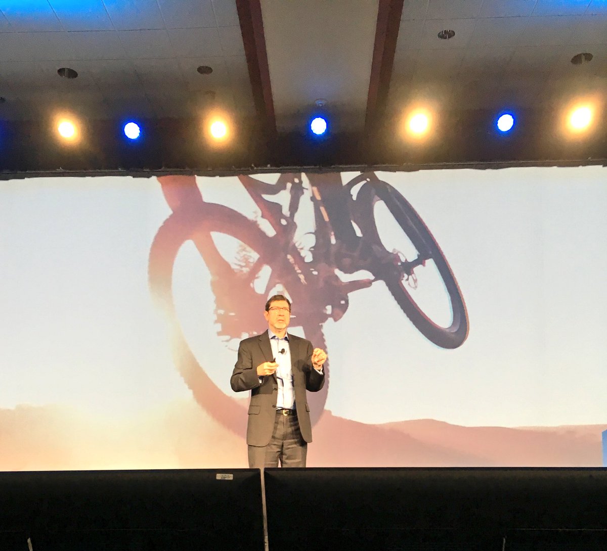 pchando's tweet photo. @garydolsen kicking off #IBMDigitalExperience keynote #IBMAmplify Content is what this virtuous cycle is based on https://t.co/7fXfcEeQ6U