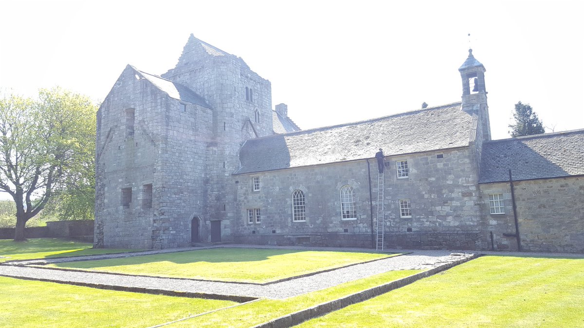 ug_tony's tweet photo. #roofrepair #historicscotland
#utterlygutterly https://t.co/OjyrGNhkKs