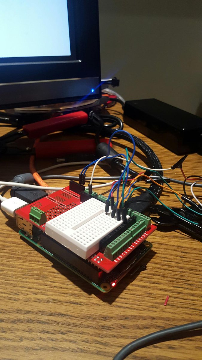 Root2Geek's tweet photo. Proud makers @emslacar #ScienceCastle https://t.co/mLHglxEzoh