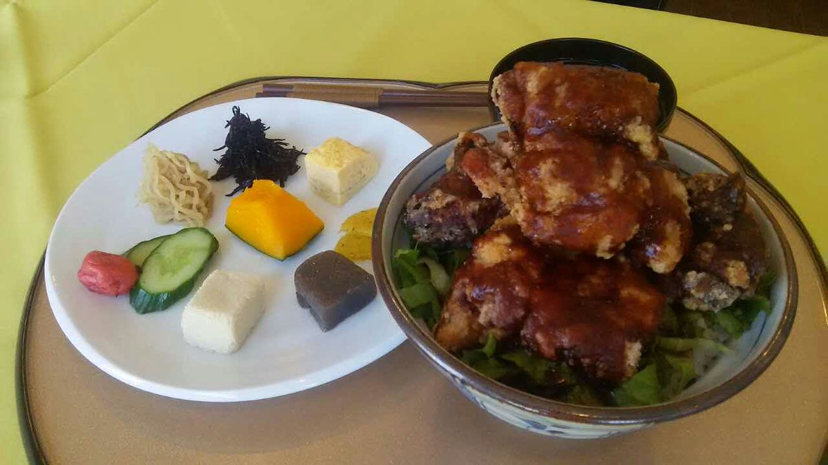 toracafe's tweet photo. 特製みそから丼　780円
秘伝の味噌ダレをからめた、
ボリュームのある丼ぶり。
温玉のせ、タルタルがけ、なども
お楽しみください🤔😋😱🎉🎊 https://t.co/ANOFDeTSDC