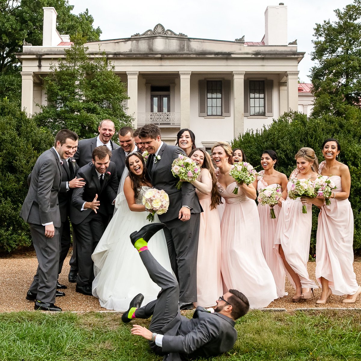 There is always that ONE #groomsmen! w/ @fetenashville <a href="/BelleMeadePlant/">BelleMeadePlantation</a>