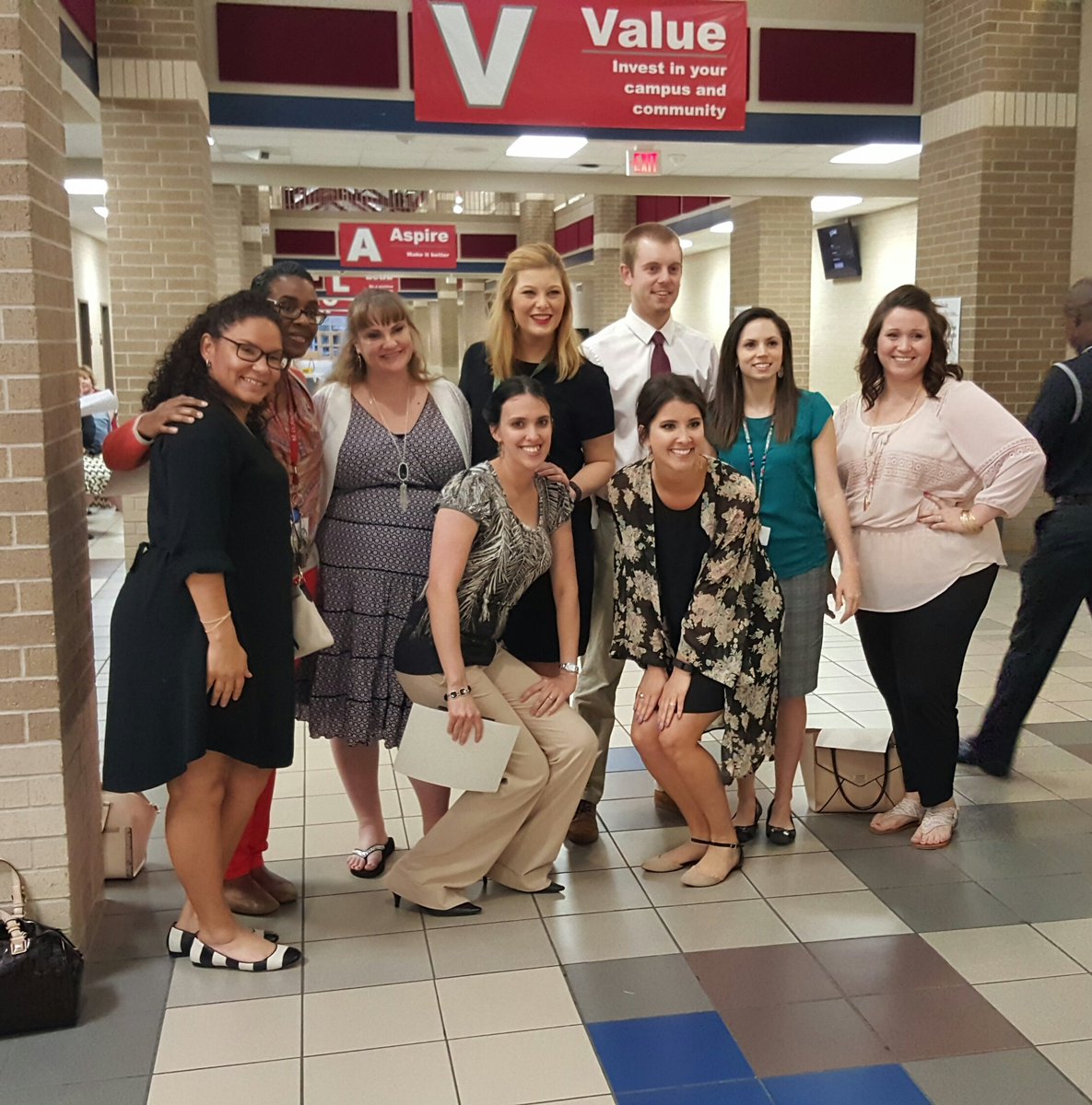 MrsJuarez_ENG's tweet photo. @cylakesfa Freshman Academy at Awards Night!! https://t.co/oblj3bKdJk