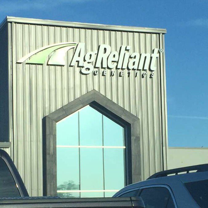 MHarrover93's tweet photo. The start of my summer as a GIS intern for #AgReliantGenetics https://t.co/kYxftcUzYL
