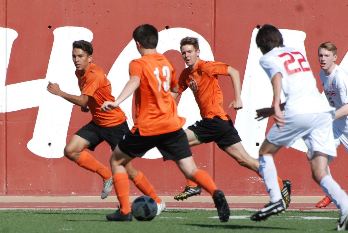 _MURRAYSOCCER_'s tweet photo. Come out and support for our first playoff game!! It will be a home game at 4 against Spanish fork! https://t.co/eiGHbZS03t