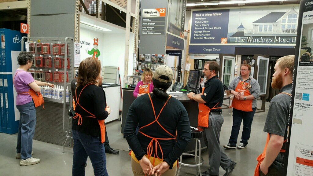 Specialty Tuesday. Bringing HDI into 4 stores today to Focus(8) on refacing.3 PC's /AIM/IM all engaged. Sweet!
