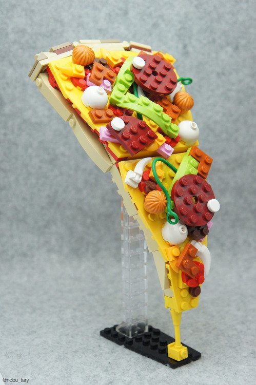 tumblr's tweet photo. Delicious Lego pizza. https://t.co/U3tZQDHpT7 https://t.co/c6qWau3Z01