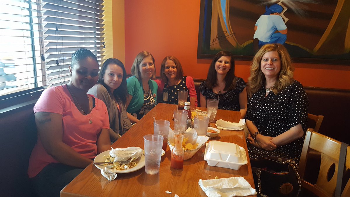 tapper66's tweet photo. #100ActsofKindness. #day17. Took the bestie to lunch for her birthday!  That's her #BackLeftCorner #LaCocina https://t.co/k74qUnE9Ll
