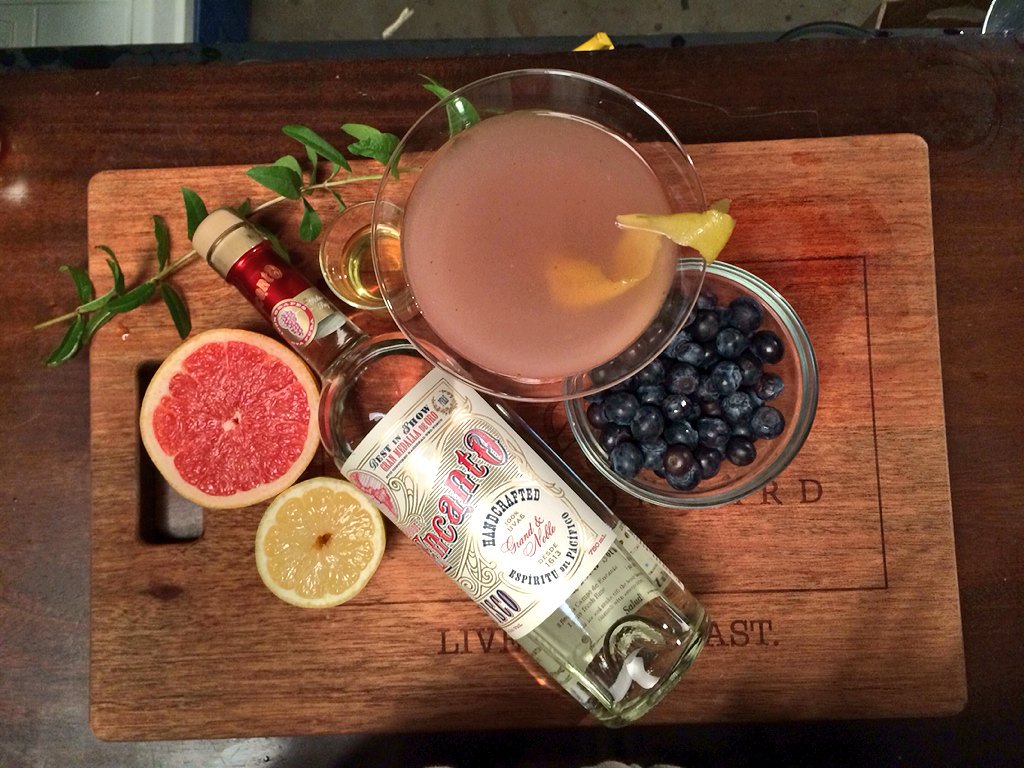 <a href="/EncantoPisco/">Campo de Encanto</a> tasty goodness with <a href="/DrinksWithTwist/">Drinks With A Twist</a> <a href="/StolzleGlass/">Stolzle</a> &amp; @SunsetMag #nomnomnom #happyhour #TuesdayTreat
