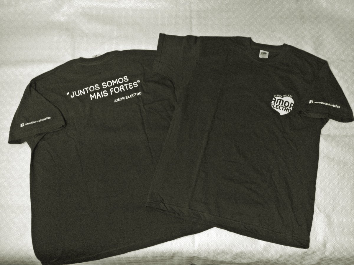 CFAmorElectro's tweet photo. Novas t-shirts do Clube de Fãs! Façam as vossas encomendas para o nosso mail: clubedefas.amorelectro@gmail.com https://t.co/4d6iScd3Ex