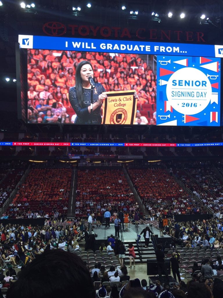 oar_lando's tweet photo. It was a bittersweet moment seeing these seniors on that stage. I'm so proud of them! 💙💛 #ypssd2016 @perez_annaa https://t.co/Ud1iiHKots