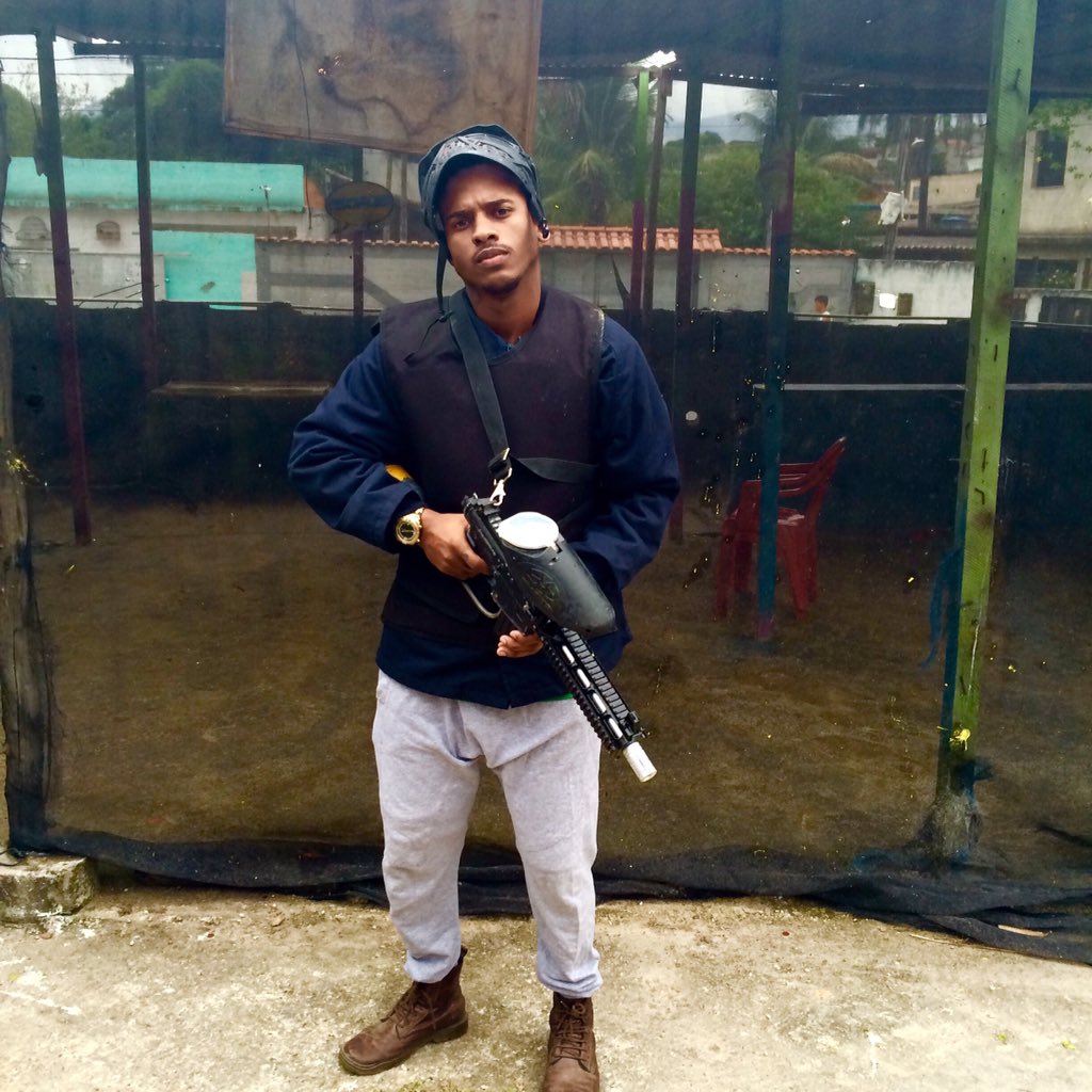 mcsheikrj's tweet photo. Paintball https://t.co/gFzAk7GAsT
