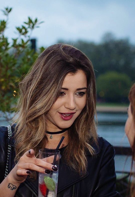 Calder_Brasil's tweet photo. Eleanor e Max recentemente em um evento! https://t.co/OVAl4BjL3F