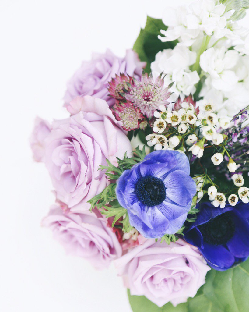 It's not always bad to be blue 💙💜 

#dsfloral #weddingflowers #blueflowers #dscolor