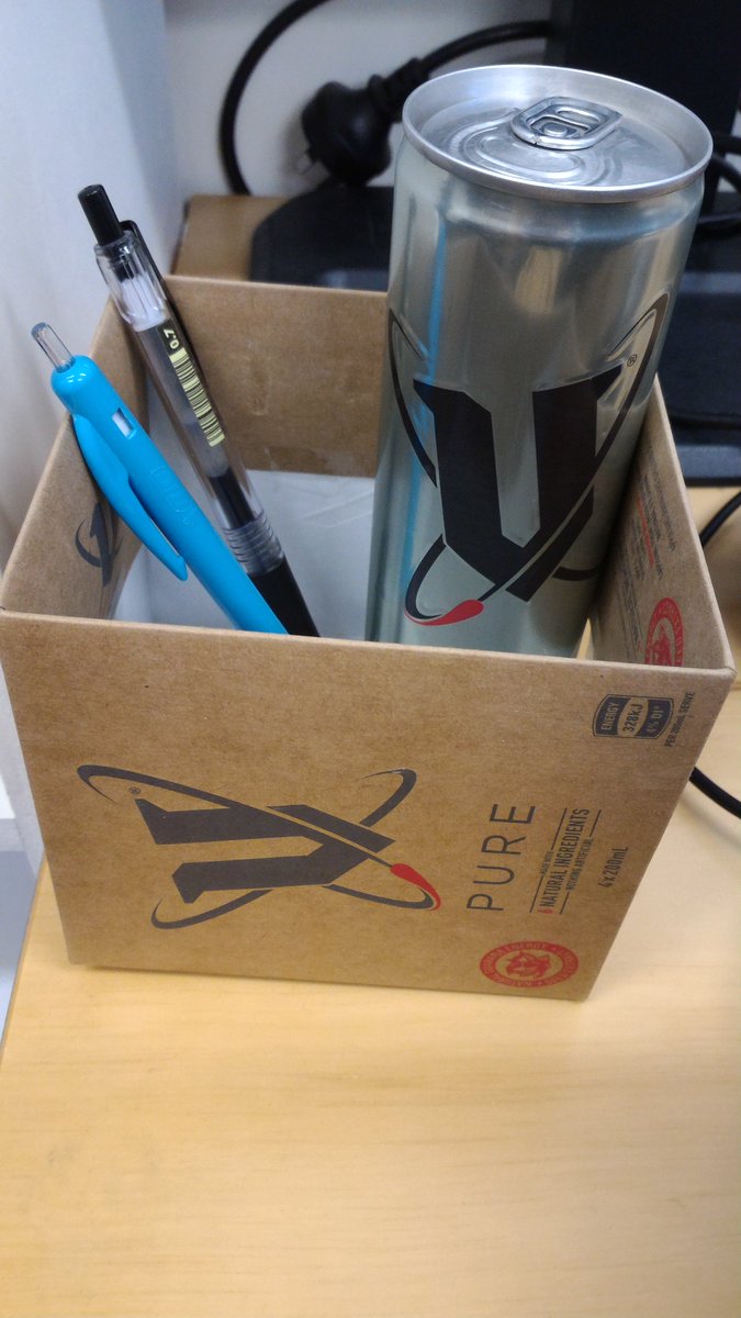 Snowypadre's tweet photo. My new @VEnergyNZ pen holder! <3 #VPure https://t.co/3KEudc3e5E