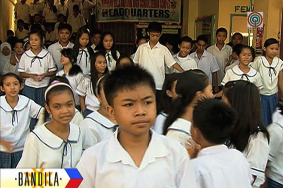 Duterte eyes 'no school uniform' policy