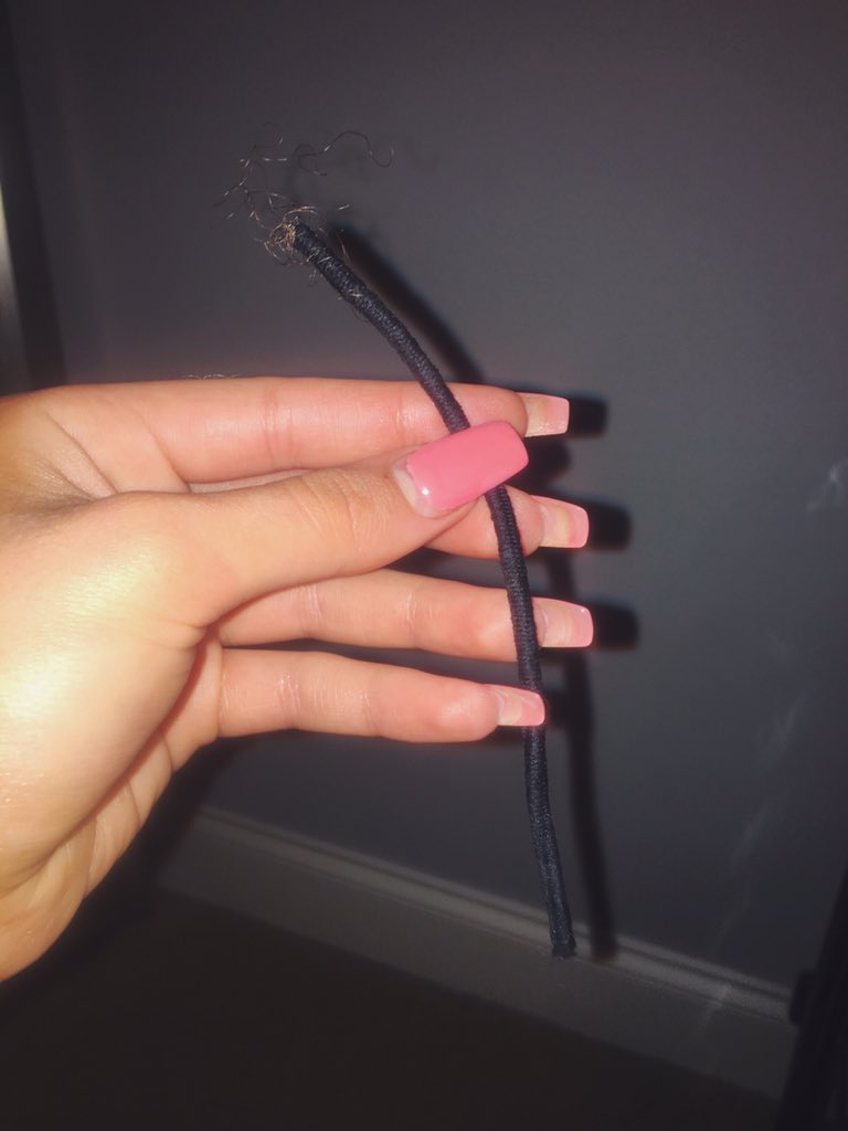 Nazaninkavari's tweet photo. If you got thick long hair you understand this struggle https://t.co/cuOYWASfmL