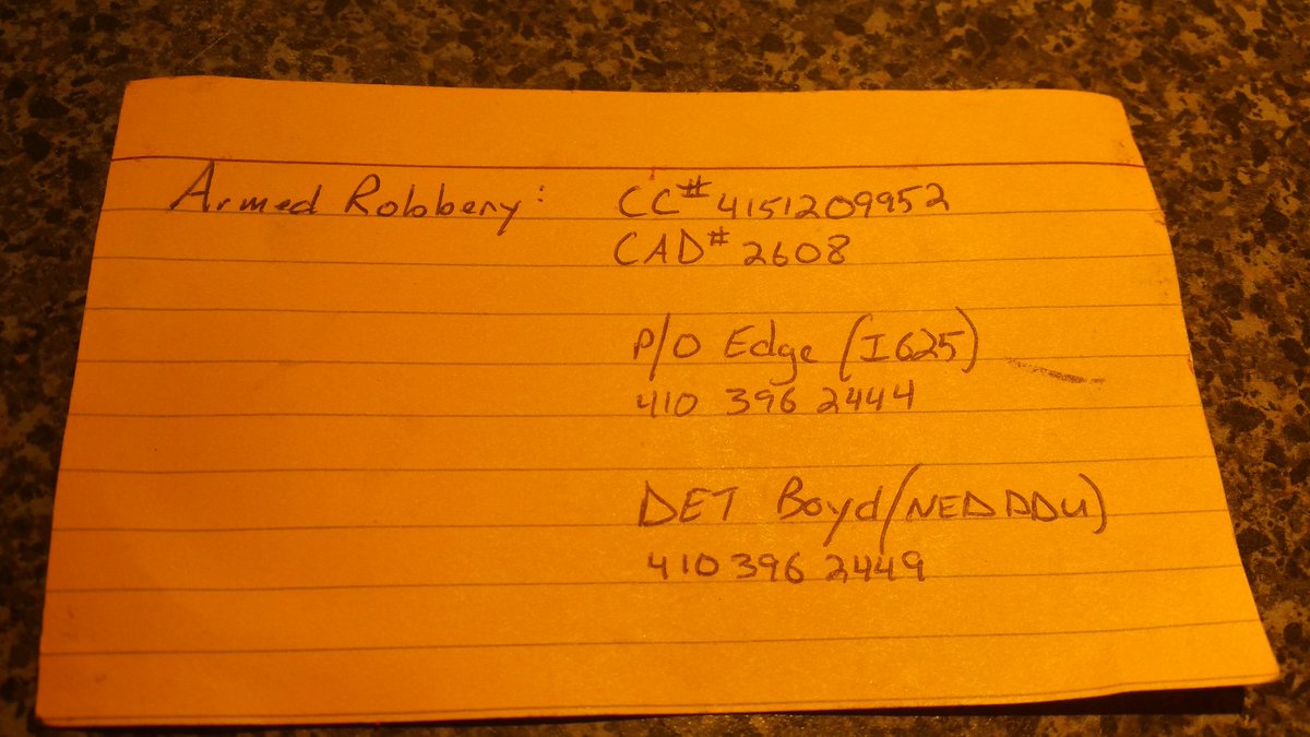 Justins_Trophy's tweet photo. Got robbed @ gun point 2 days before Xmas &amp; all I got is a stinkin index card #baltimorecity #bcpd #police #topcop https://t.co/mAU7q0Ncon