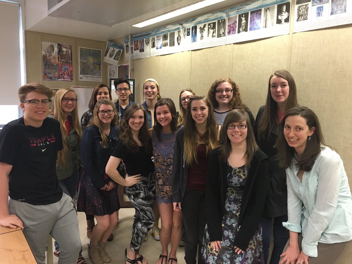 LanaArlene's tweet photo. Art 3 and AP Art! Our last class with our seniors! #ThankYouForAGreatYear #CongratulationsClassOf2016 https://t.co/52cfxUhHkM