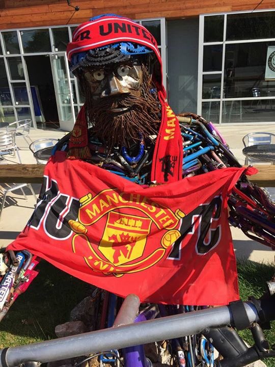 DeafGoat's tweet photo. Thanks to @AllianceBrew for hosting the @ManUtd match! Wide five Rad Man! @DJLoope @ManUtdKnox https://t.co/T9J6EXMMxi