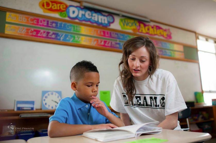 DREAM_ORG's tweet image. Volunteers make DREAM a reality by dedicating their time to our students. Join: joindream.org/get-involved/v…