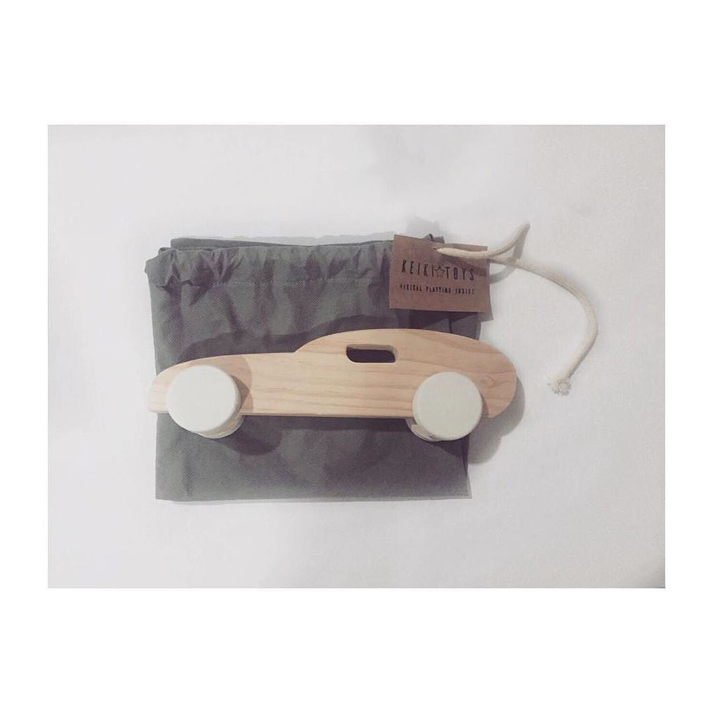 ClementeBacelis's tweet image. Packing up a perfect gift ⭐️🚙💨 info@keiki-toys.com 📩

Join the #playerevolution !👻 #woodentoys #keikitoys #learnand…