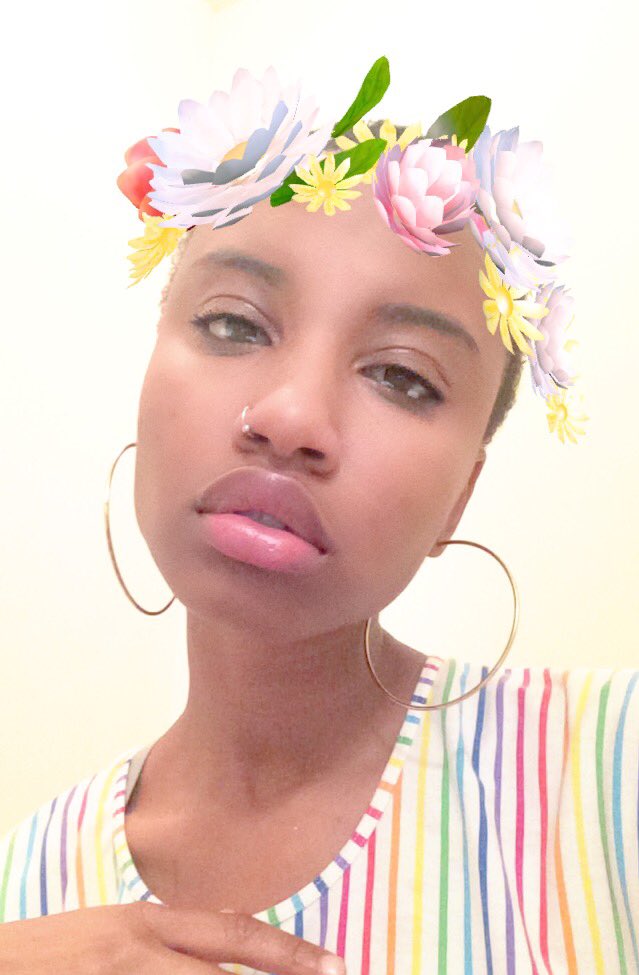 femmeminem's tweet photo. My lips are slightly swollen from Vick's vapor rub #ricanproblems https://t.co/1r3oWDTDNh