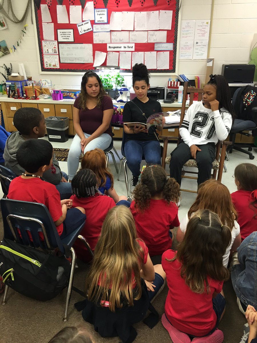 Kimnix88's tweet photo. Enjoyed Bay High students reading to my class today! Thanks for arranging @ibeforlsu @MCherryStreet  @g8rgrad97 https://t.co/DOrLI4SObB