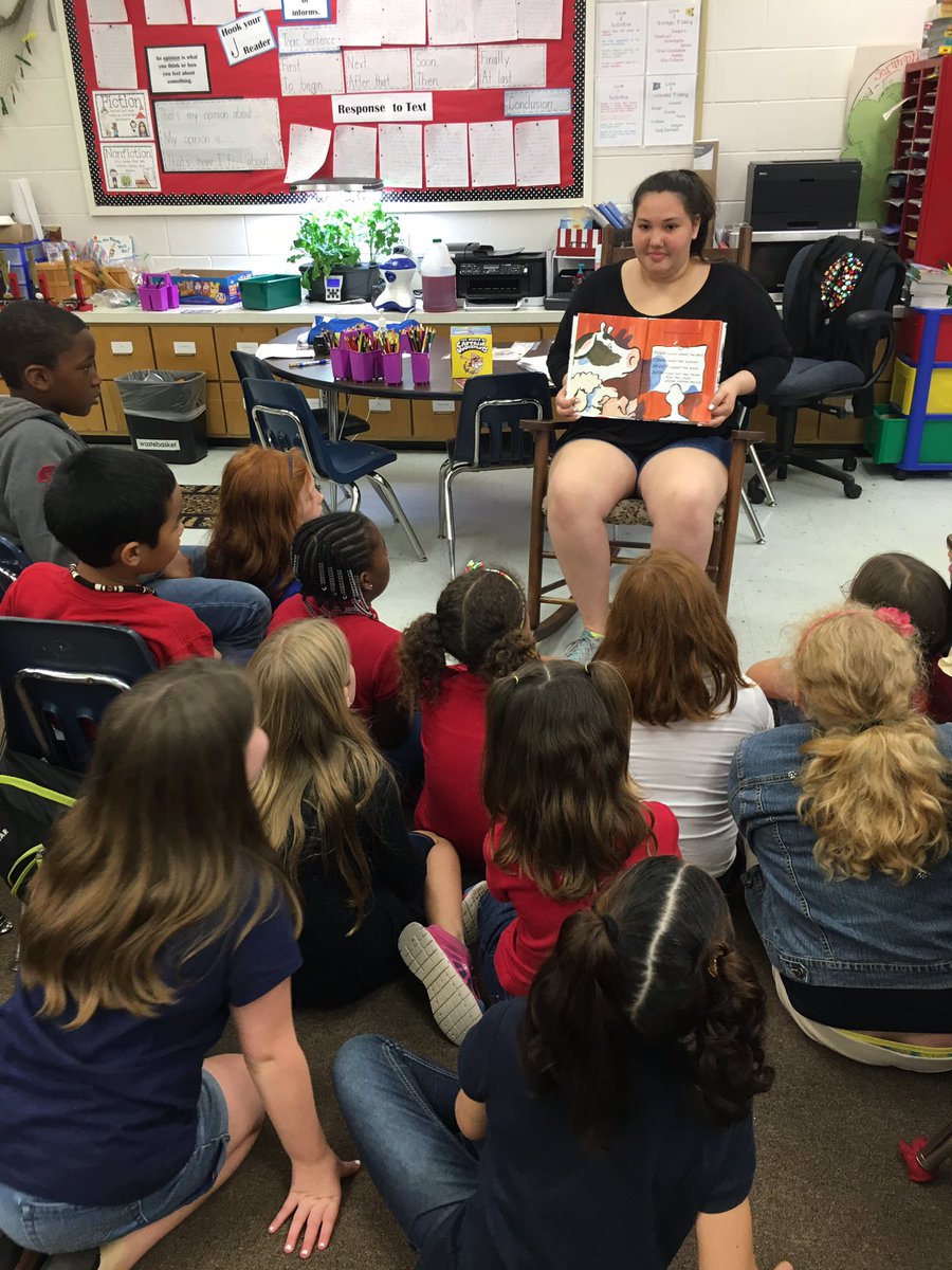 Kimnix88's tweet photo. Enjoyed Bay High students reading to my class today! Thanks for arranging @ibeforlsu @MCherryStreet  @g8rgrad97 https://t.co/DOrLI4SObB