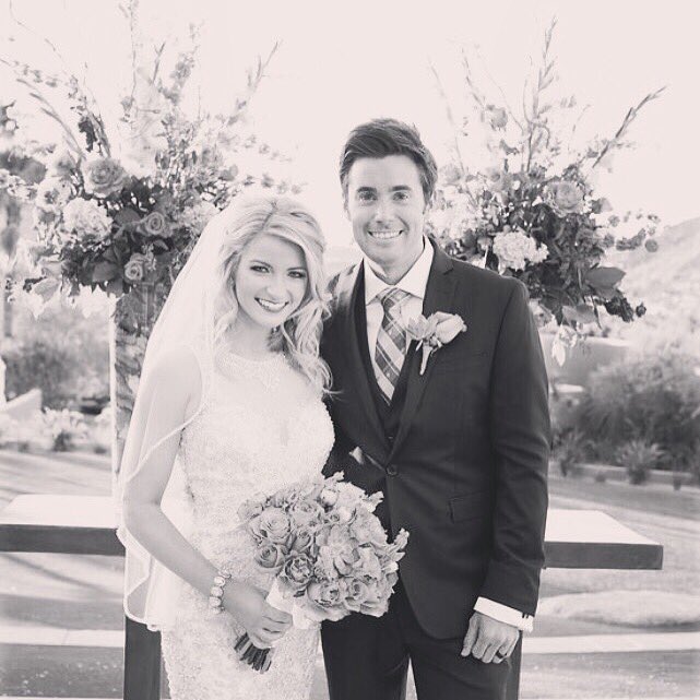 ChelseyTVHost's tweet photo. It's our 1 month anniversary as newlyweds!! Can you believe it? Time is flying! @bhamiltonTV #HamiltonEverAfter 👰🏼🎉😘 https://t.co/T9GAXfTSYb