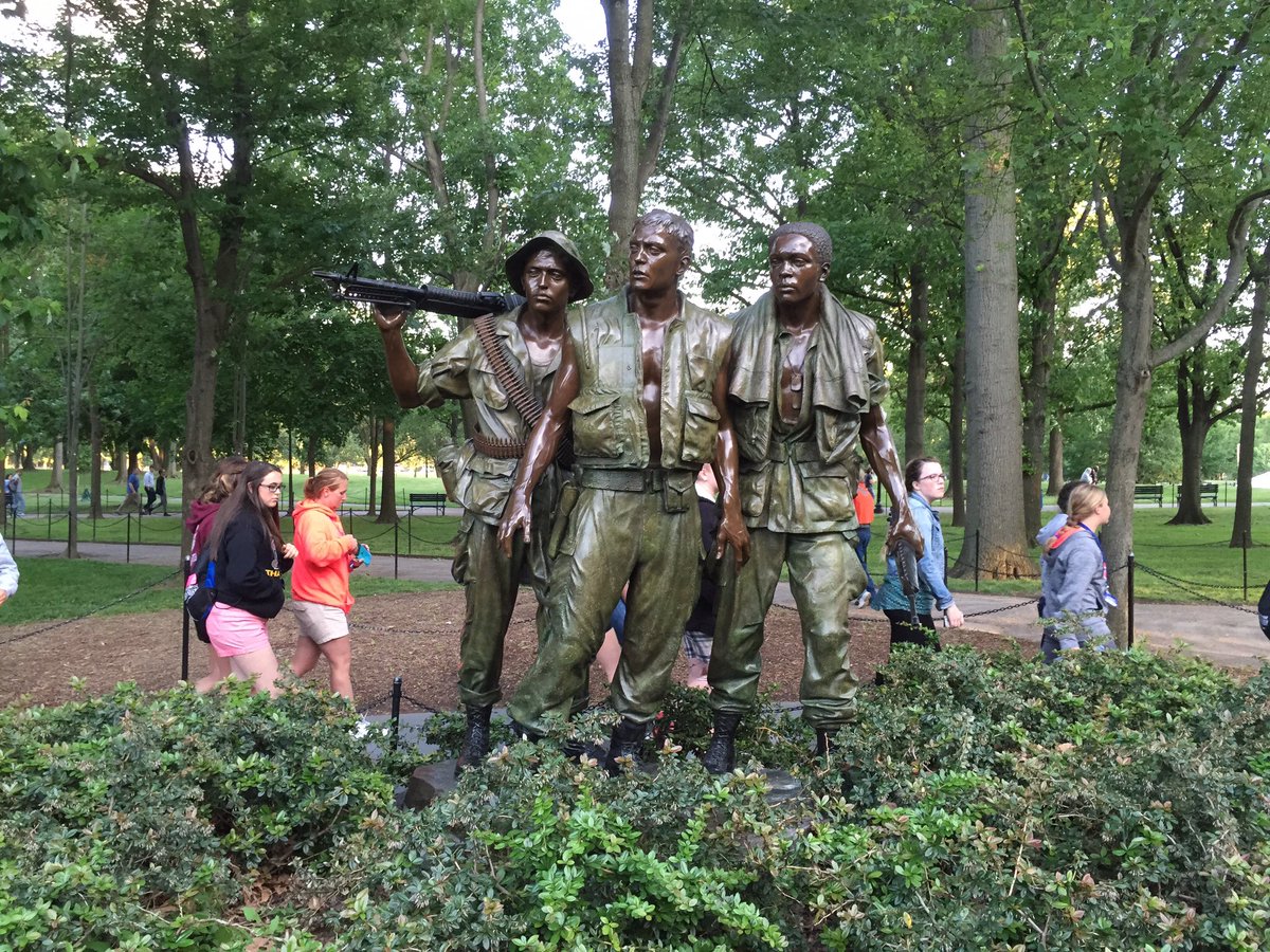 dmsdctrip's tweet photo. 9️⃣ days to DC! #dmsdc2016 #WashingtonDC #singledigitdays #VietnamWall #monumentstour https://t.co/2EOOGnpSmw