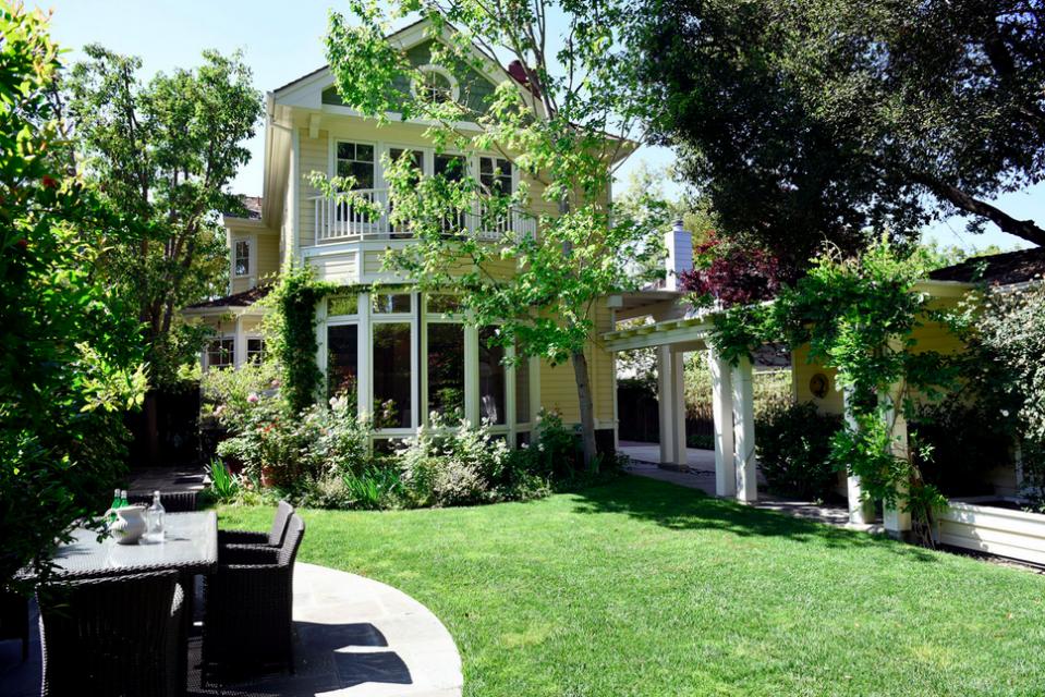 YahooFinance's tweet image. This Silicon Valley mansion just had its price cut by $500,000 in real estate slowdown yhoo.it/201LLb5