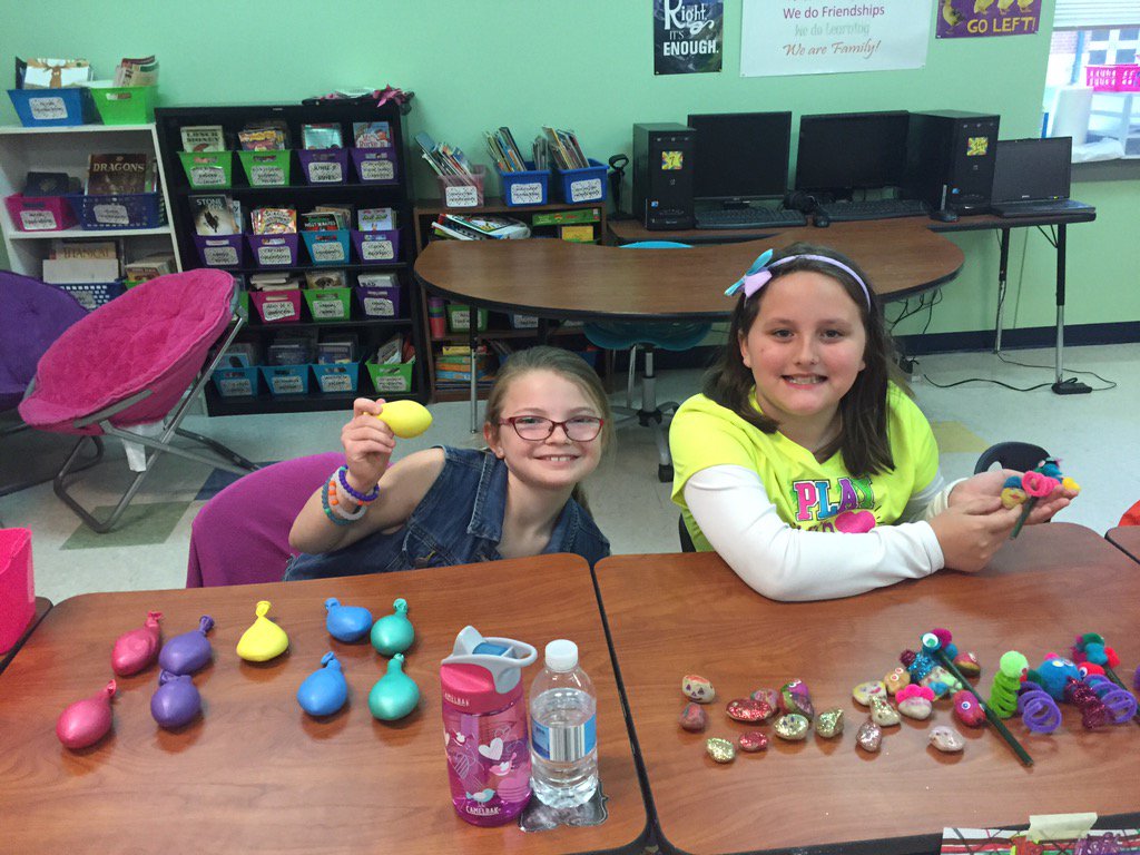 DRE3Wilton's tweet photo. Day 1 of the craft fair was so much fun! Come visit us tomorrow and check out our amazing crafts! #economicsrocks https://t.co/BSk3Rfa6fH