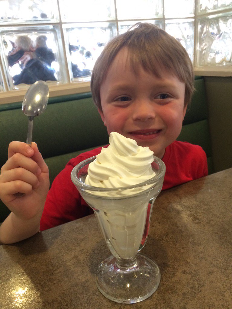 melldover's tweet photo. After an amazingly inspiring day at @PEIBWA #WIBS2016 it ended with ice cream &amp; this sweetie #mom #entrepreneur https://t.co/GLWky1XNYS