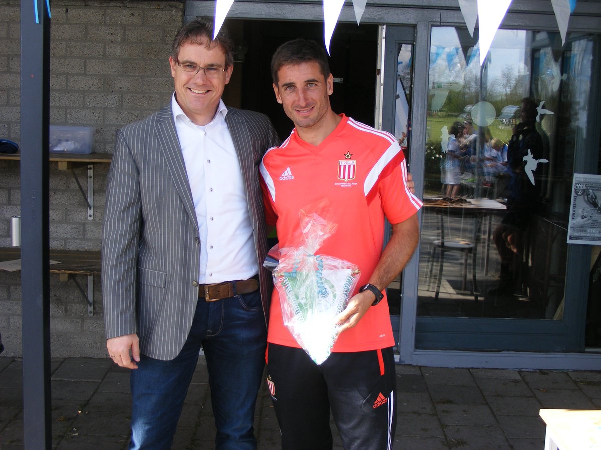 GraveGerry's tweet photo. #WeekinWeekuit besteedde tevens aandacht aan de Argentijnse voetbaldriedaagse bij @SVBorger0599 #Elfvoetbalkampen https://t.co/1qGVwAs0Px