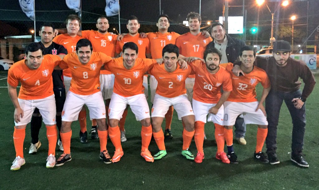Exafutbolpy's tweet photo. #ExaChampions | En marcha el encuentro entre @exasantaclara vs @exahuertopy 👏🏻⚽️🏆🍻 https://t.co/gXEqe8UyzI