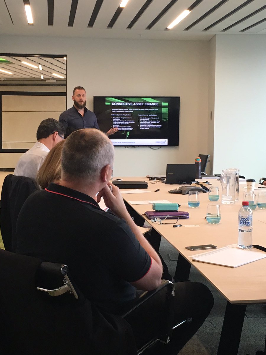 MarkMcColl3's tweet photo. @B_Starrenburg talking to our @Connective_AU brokers re: all things car and equipment finance #connectivelearning https://t.co/hNITw4CP1A