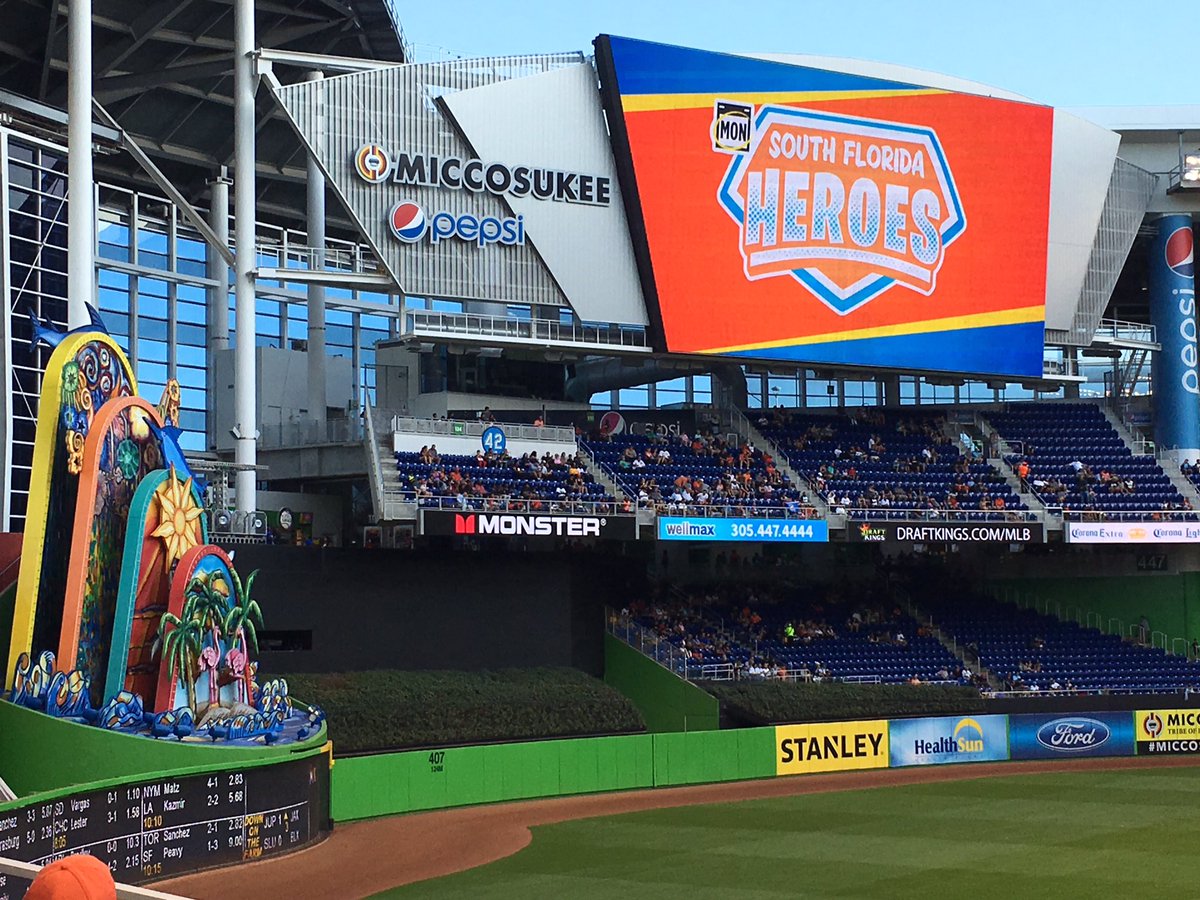 DavidRae5360's tweet photo. @FOXMarlins always love coming to @MarlinsPark to watch my favorite team @Marlins #MondayGuys #LatinAmericanGrill https://t.co/UrXRhFfrL4