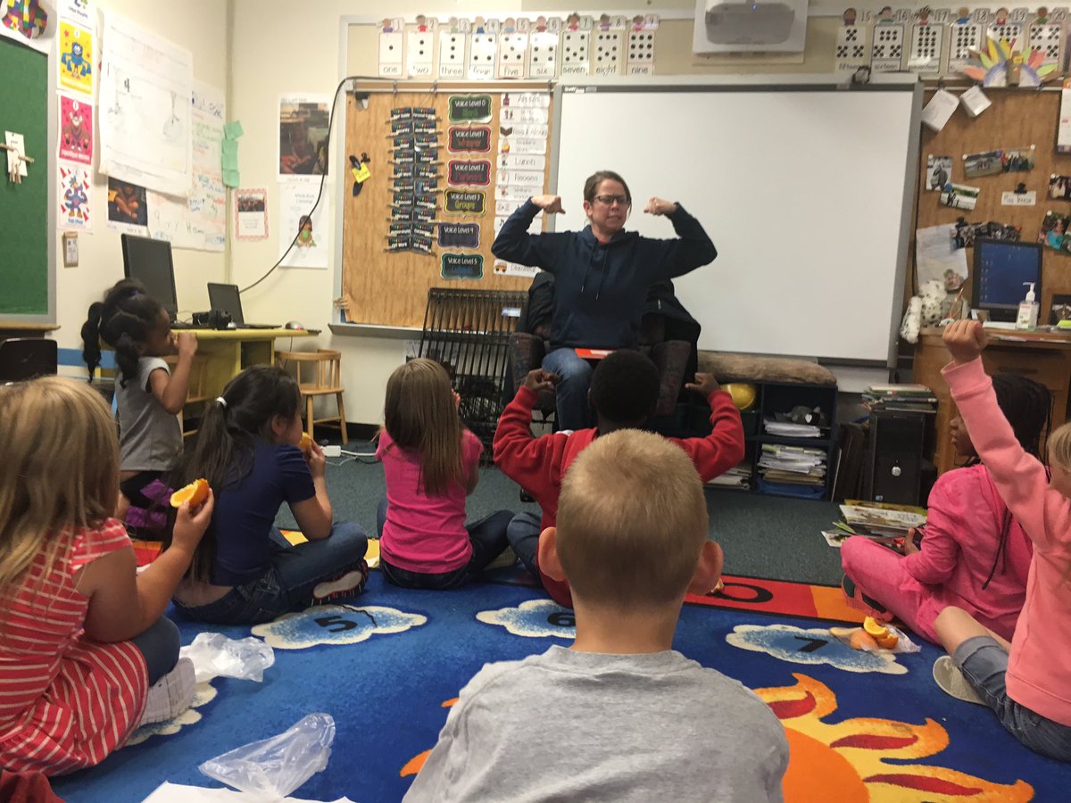 BeringerDen's tweet photo. We were so lucky to have mystery readers two days in a row! #brebest thanks @EEagleburger12 and @beckythebully https://t.co/qjVqiW8Sag