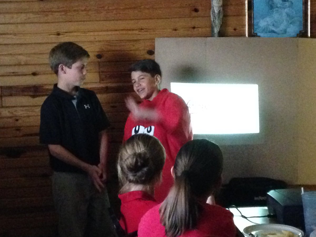 dke_debra's tweet photo. FMS FCCLA STAR event members present to local community group@fredoniams #debra_dke #fredoniams #fccla #ksfccla https://t.co/XNtKwulEsM